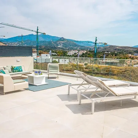 Mediterranean Vanian Views Penthouse * Estepona