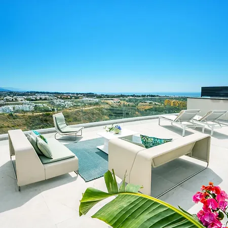 Mediterranean Vanian Views Penthouse * Estepona