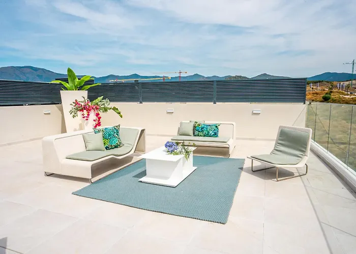 Mediterranean Vanian Views Penthouse * Εστεπόνα