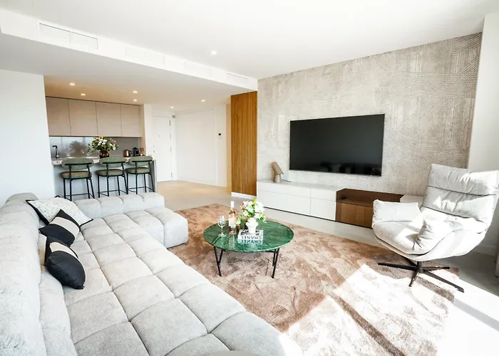 Mediterranean Vanian Views Penthouse *