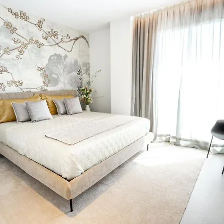 Mediterranean Vanian Views Penthouse *